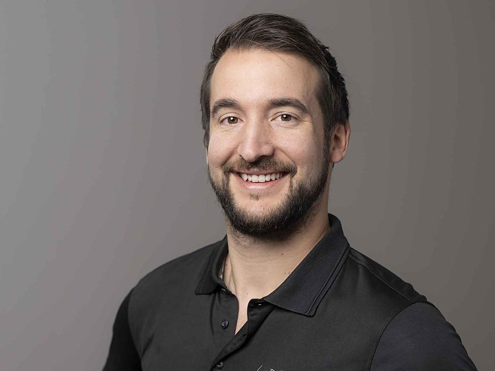 Adrian Schenkel